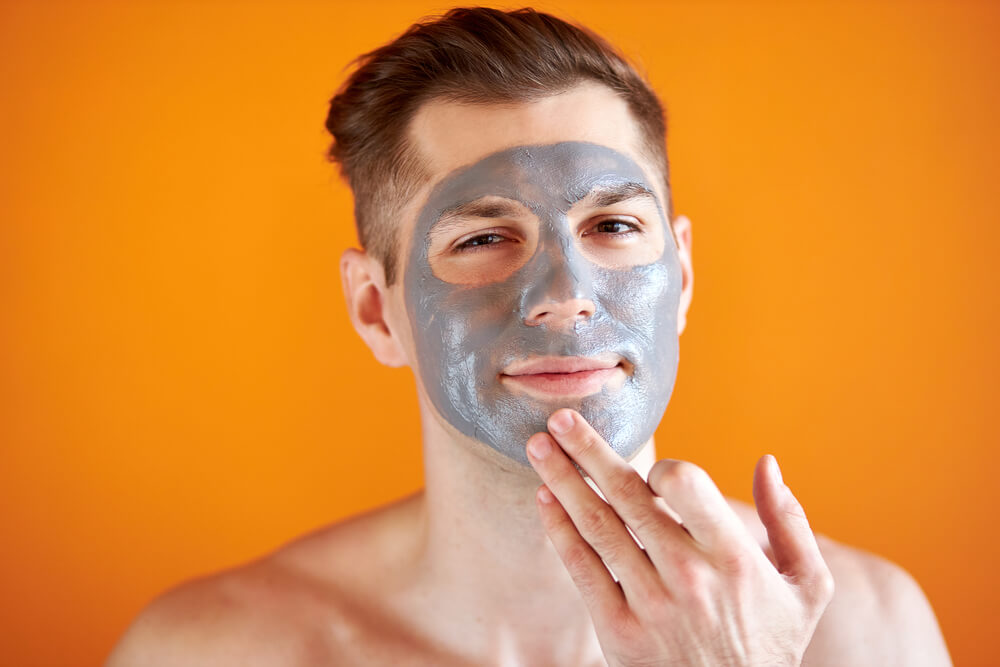 Man with magnetic face mask