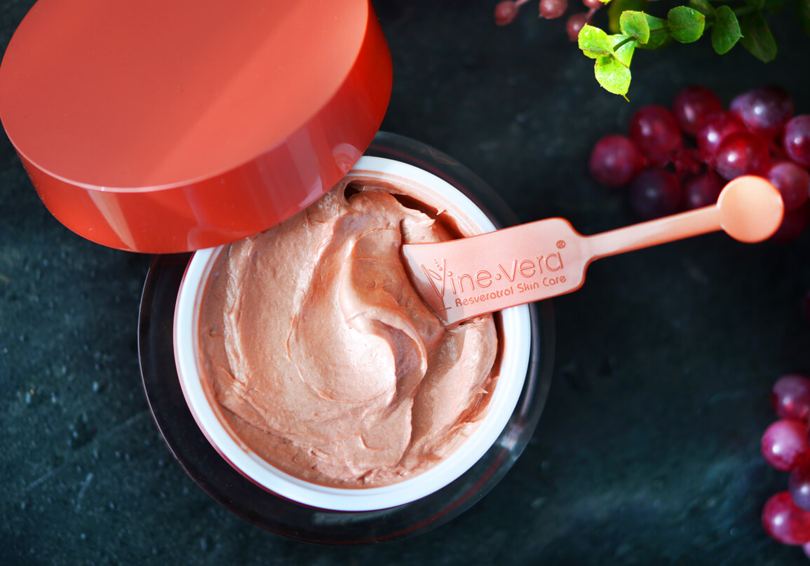 Vine Vera Zinfandel Illuminating Mask