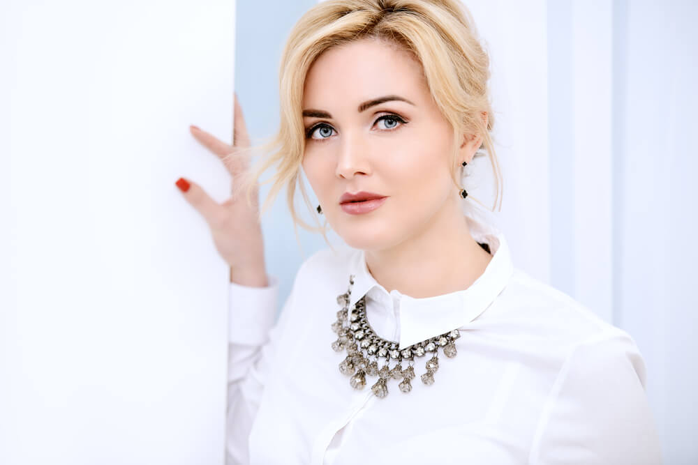 Beautiful and well-dressed blonde woman