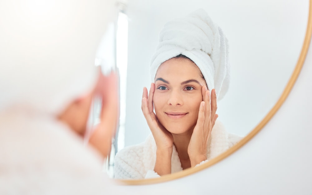 woman face in mirror